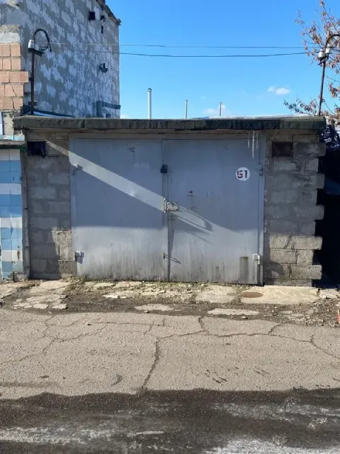 Продаю гараж кв. Южный к. "донбас" капитальный шлакоблочный с бетонными перекрытиями, сухой не течет... - фотография