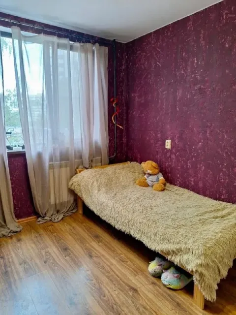 С 1 мая сдаётся комната в 3-х комнатной квартире на длительный срок, для одной девушки, работающей,... - фотография