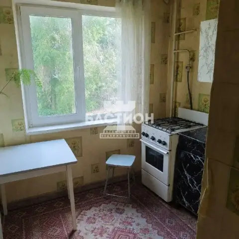 Продам 1кк квартиру на квартале шевченко, на 3/5 этаже, площадью 31,5 м. Окна м/п, батареи чугунные.... - фотография
