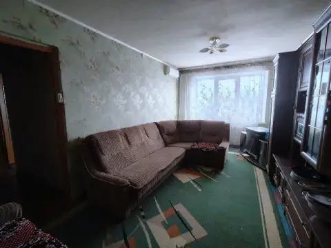Цена 1млн 550т. Р. Продам 2-х комнатную квартиру расположенную г. Стаханов, ул фестивальная 14а на 5... - фотография