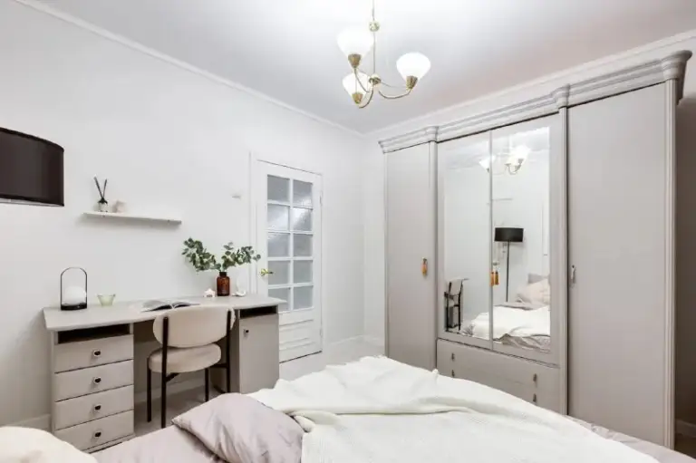 Комната, 11 м²
М бабушкинская
• 18 Мин пешком
• 3-Комнатная квартира
• 7 Этаж из 17
• Ул изумрудная 13 к1, на карте
38 000 ₽/Мес, без комиссии
Большой гайд по аренде
Холодильник • стиральная машина • интернет • мебель • лифт • посудомойка • кондиционер • с животными • с детьми • телевизор • мусоропровод • консьерж
Лосиноостровский район
Чистота 5.00 транспорт 3.18
Парки и скверы 4.13
Агент. Стильное пространство как оборудовано всем необходимым: удобная кровать с торшером для чтения перед сном, рабочее место, вместительный шкаф с зеркалом в полный рост и дизайнерские картины. В стоимость включено: безлимитный wi-fi, еженедельная уборка общих зон, вся необходимая техника. Йога, английский, мероприятия внутри комьюнити коливинга.
Elena, написать
Уровень доверия средний 🆗
Выложить квартиру бесплатно - фотография - 2