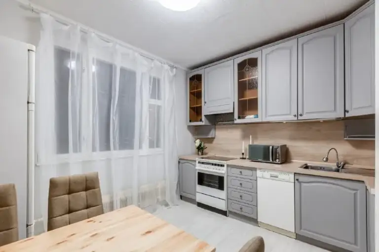 Комната, 11 м²
М бабушкинская
• 18 Мин пешком
• 3-Комнатная квартира
• 7 Этаж из 17
• Ул изумрудная 13 к1, на карте
38 000 ₽/Мес, без комиссии
Большой гайд по аренде
Холодильник • стиральная машина • интернет • мебель • лифт • посудомойка • кондиционер • с животными • с детьми • телевизор • мусоропровод • консьерж
Лосиноостровский район
Чистота 5.00 транспорт 3.18
Парки и скверы 4.13
Агент. Стильное пространство как оборудовано всем необходимым: удобная кровать с торшером для чтения перед сном, рабочее место, вместительный шкаф с зеркалом в полный рост и дизайнерские картины. В стоимость включено: безлимитный wi-fi, еженедельная уборка общих зон, вся необходимая техника. Йога, английский, мероприятия внутри комьюнити коливинга.
Elena, написать
Уровень доверия средний 🆗
Выложить квартиру бесплатно - фотография - 3