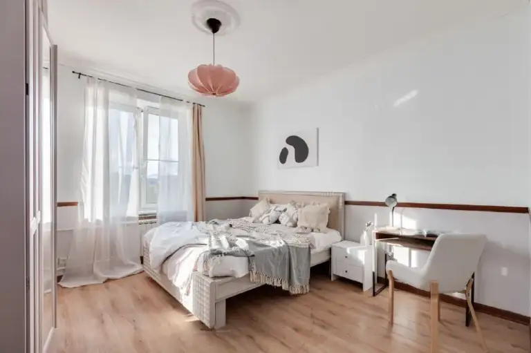 Комната, 15 м²
М университет

• 17 Мин пешком
• 3-Комнатная квартира
• 7 Этаж из 8
• Пр-кт ленинский 62/1, на карте

41 000 ₽/Мес, без комиссии
Большой гайд по аренде

Холодильник • стиральная машина • интернет • мебель • лифт • мусоропровод • посудомойка • кондиционер • с животными • с детьми • телевизор • консьерж

Гагаринский район
Чистота 4.47 транспорт 4.63
Парки и скверы 4.89

Агент. Дом расположен в престижном районе москвы. В пешей доступности множество ресторанов и кафе, продуктовых магазинов, бутиков, аптек. В непосредственной близости мгу, академический парк. В стоимость включено: безлимитный wi-fi, еженедельная уборка общих зон, вся необходимая техника. Йога, английский, мероприятия внутри комьюнити коливинга.

Elena, написать
Уровень доверия средний 🆗
Выложить квартиру бесплатно - фотография - 1