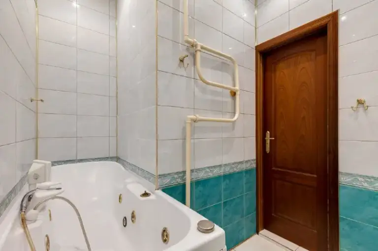 Комната, 15 м²
М университет

• 17 Мин пешком
• 3-Комнатная квартира
• 7 Этаж из 8
• Пр-кт ленинский 62/1, на карте

41 000 ₽/Мес, без комиссии
Большой гайд по аренде

Холодильник • стиральная машина • интернет • мебель • лифт • мусоропровод • посудомойка • кондиционер • с животными • с детьми • телевизор • консьерж

Гагаринский район
Чистота 4.47 транспорт 4.63
Парки и скверы 4.89

Агент. Дом расположен в престижном районе москвы. В пешей доступности множество ресторанов и кафе, продуктовых магазинов, бутиков, аптек. В непосредственной близости мгу, академический парк. В стоимость включено: безлимитный wi-fi, еженедельная уборка общих зон, вся необходимая техника. Йога, английский, мероприятия внутри комьюнити коливинга.

Elena, написать
Уровень доверия средний 🆗
Выложить квартиру бесплатно - фотография - 7