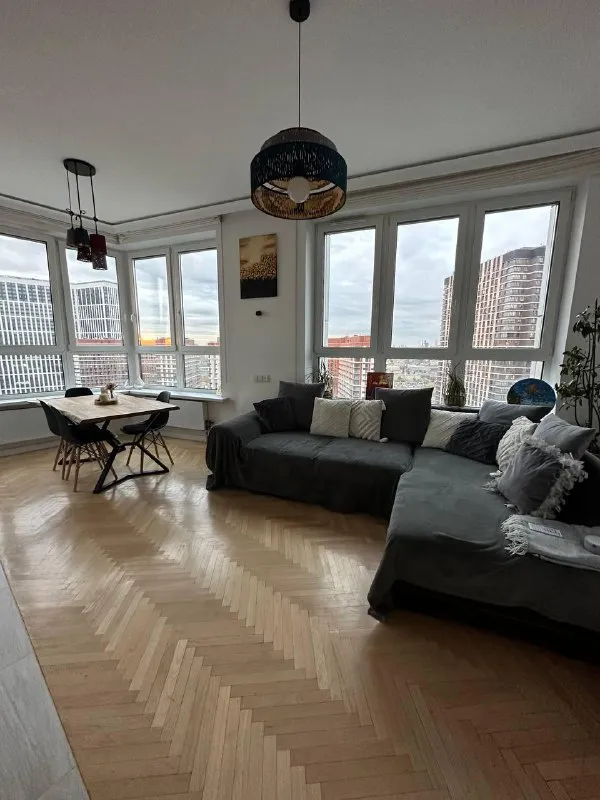 3-Комн квартира, 68.6 м²
М шелепиха
• 7 Мин пешком
• 26 Этаж из 36
• Наб шелепихинская 34 к1, на карте
135 000 ₽/Мес, без комиссии
Большой гайд по аренде
Холодильник • стиральная машина • интернет • мебель • посудомойка • телевизор • лифт • консьерж • мусоропровод • кондиционер • с животными • с детьми
Район хорошёво-мнёвники
Чистота 4.06 транспорт 4.47
Парки и скверы 3.70
Субаренда. Апартаменты. Готовы сдать квартиру на 3 месяца с 12 января. Угловая, видовая квартира оборудованная всей необходимой техникой для жизни. Соседи тихие и спокойные. В жк есть вся инфраструктура: спорт зал, рестораны, магазины
Данил, написать
Уровень доверия средний 🆗
Выложить квартиру бесплатно - фотография - 1