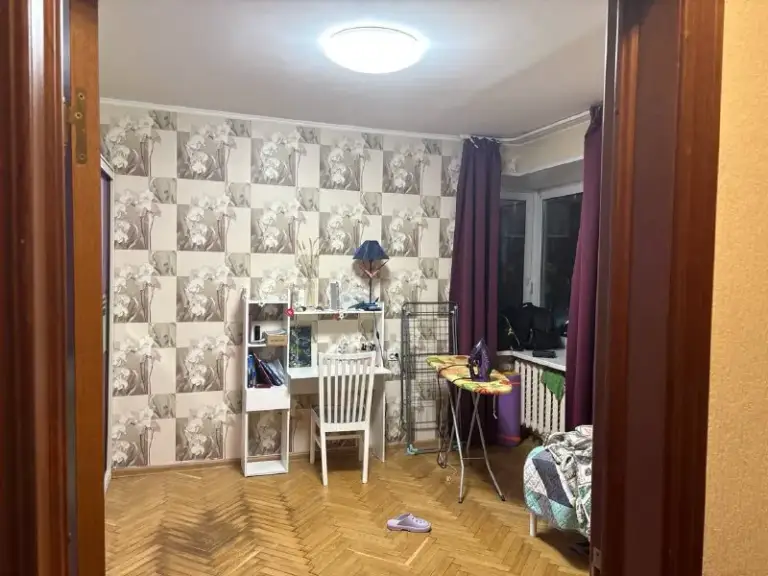 Комната, 13.9 м²
М вднх

• 7 Мин пешком
• 3-Комнатная квартира
• 4 Этаж из 12
• Ул кибальчича 2 к1, на карте

35 000 ₽/Мес, без комиссии
Большой гайд по аренде

Стиральная машина • интернет • мебель • холодильник • с животными • лифт • мусоропровод • посудомойка • кондиционер • с детьми • телевизор • консьерж

Алексеевский район
Чистота 4.43 транспорт 4.84
Парки и скверы 4.63

Субаренда. Рассмотрю адекватного представителя человеческого сообщества, без загонов. Предпочтительно, девушки, на длительный срок. Со мной живет шпиц, приветствуются другие небольшие собачки. В квартире есть два балкона, окна выходят и во двор и на аллею. Стоимость залога 35.000 тысяч( можно разбить), коммуналка где-то до 2000 максимум, интернет 700 рублей.

Yana, написать
Уровень доверия средний 🆗
Выложить квартиру бесплатно - фотография - 1