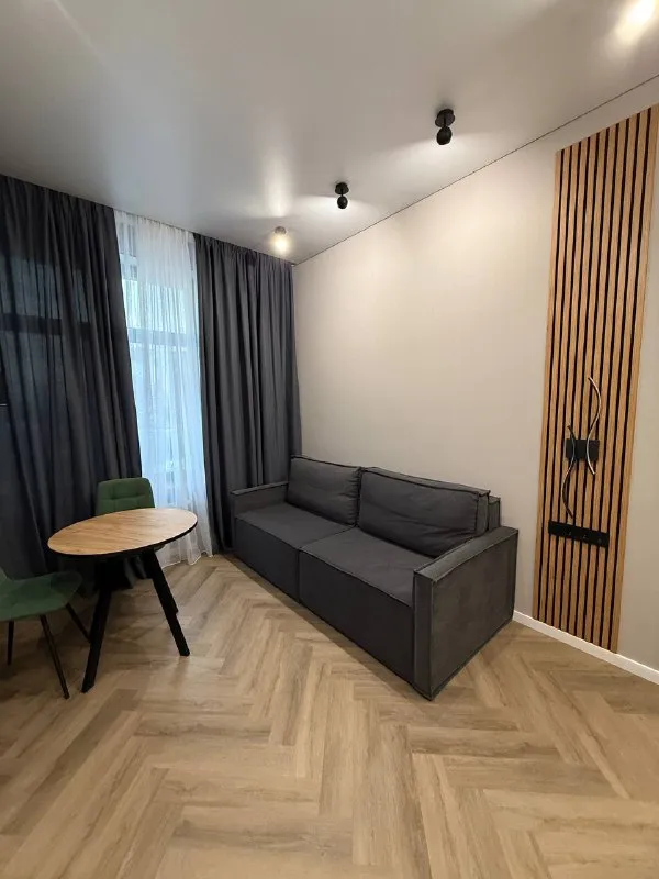 Студия, 30 м²
М останкино

• 5 Мин пешком
• 8 Этаж из 30
• Ул академика королева 21, на карте

100 000 ₽/Мес, без комиссии
Большой гайд по аренде

Стиральная машина • интернет • мебель • холодильник • посудомойка • кондиционер • с детьми • телевизор • лифт • мусоропровод • консьерж • с животными

Район марфино
Чистота 4.46 транспорт 4.11
Парки и скверы 4.56

Собственник. Жк бизнес класса, на долгосрочную аренду от 6 мес залог 100.000 к/у 3-4к руб хозяин в другом городе, приезжает раз в мес забрать нал все магазины рядом метро рядом 3 ветки

Имя ф, написать
Уровень доверия средний 🆗
Выложить квартиру бесплатно - фотография - 1