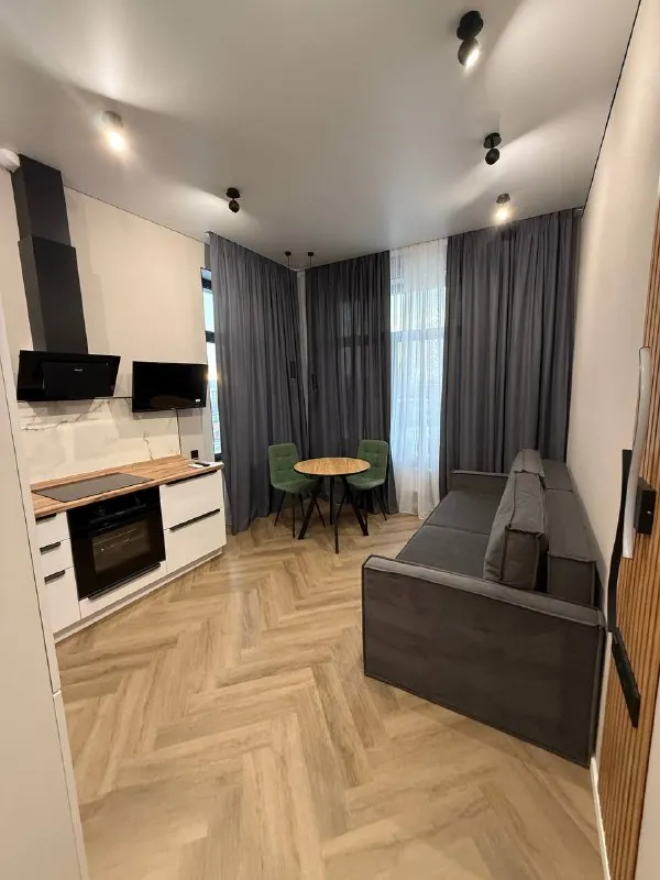 Студия, 30 м²
М останкино

• 5 Мин пешком
• 8 Этаж из 30
• Ул академика королева 21, на карте

100 000 ₽/Мес, без комиссии
Большой гайд по аренде

Стиральная машина • интернет • мебель • холодильник • посудомойка • кондиционер • с детьми • телевизор • лифт • мусоропровод • консьерж • с животными

Район марфино
Чистота 4.46 транспорт 4.11
Парки и скверы 4.56

Собственник. Жк бизнес класса, на долгосрочную аренду от 6 мес залог 100.000 к/у 3-4к руб хозяин в другом городе, приезжает раз в мес забрать нал все магазины рядом метро рядом 3 ветки

Имя ф, написать
Уровень доверия средний 🆗
Выложить квартиру бесплатно - фотография - 8