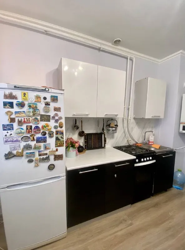 1-Комн квартира, 39 м²
М немчиновка

• 10 Мин на транспорте
• 1 Этаж из 5
• Ул никольская 2 к1, на карте

43 000 ₽/Мес, без комиссии
Большой гайд по аренде

Стиральная машина • интернет • мебель • лифт • консьерж • с детьми • холодильник • посудомойка • кондиционер • с животными • телевизор • мусоропровод

Собственник. Уютная квартира в жк западное кунцево на короткий срок (январь-апрель) 10 мин до мцд немчиновка 8 км до м. Молодёжная парк малевича и ресторан «клевый» плюсы жк: охраняемый двор рядом вв, wb, ozon, фитнес, аптеки, конный клуб подземный паркинг - кухня с балконом - газовый котёл (экономия электричества) - спальня, совмещённая с прихожей - ванная

Yasmin, написать
Уровень доверия средний 🆗
Выложить квартиру бесплатно - фотография - 7