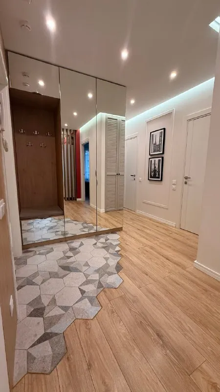 3-Комн квартира, 71 м²
М курьяново

• 5 Мин пешком
• 5 Этаж из 15
• Ул донецкая 34 к1, на карте

120 000 ₽/Мес, без комиссии
Большой гайд по аренде

Холодильник • стиральная машина • интернет • мебель • посудомойка • кондиционер • с детьми • телевизор • лифт • с животными • мусоропровод • консьерж

Район марьино
Чистота 3.85 транспорт 4.33
Парки и скверы 4.67

Собственник. Квартира готова к заселению, на длительный срок, окна во двор и на улицу. Вся техника, духовка микроволновка варочная вытяжка холодильник измельчитель посудомойка стиралка, кондиционеры в каждой комнате. Залог 120к, коммуналка по счетчикам. Тихие соседи, рядом магазины, кафе, школа, сад, парк, набережная. © предоплату до просмотра просят только мошенники!

Pavel t, написать
Уровень доверия низкий ⚠️
Выложить квартиру бесплатно - фотография - 2