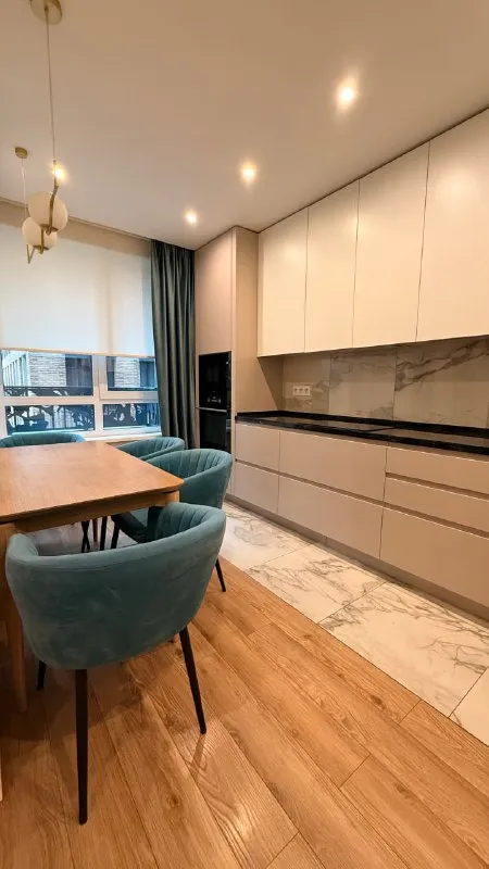 3-Комн квартира, 71 м²
М курьяново

• 5 Мин пешком
• 5 Этаж из 15
• Ул донецкая 34 к1, на карте

120 000 ₽/Мес, без комиссии
Большой гайд по аренде

Холодильник • стиральная машина • интернет • мебель • посудомойка • кондиционер • с детьми • телевизор • лифт • с животными • мусоропровод • консьерж

Район марьино
Чистота 3.85 транспорт 4.33
Парки и скверы 4.67

Собственник. Квартира готова к заселению, на длительный срок, окна во двор и на улицу. Вся техника, духовка микроволновка варочная вытяжка холодильник измельчитель посудомойка стиралка, кондиционеры в каждой комнате. Залог 120к, коммуналка по счетчикам. Тихие соседи, рядом магазины, кафе, школа, сад, парк, набережная. © предоплату до просмотра просят только мошенники!

Pavel t, написать
Уровень доверия низкий ⚠️
Выложить квартиру бесплатно - фотография - 8