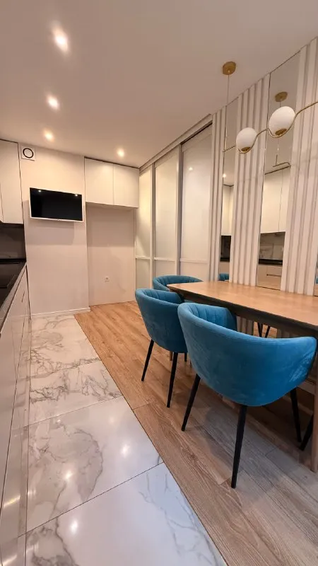 3-Комн квартира, 71 м²
М курьяново

• 5 Мин пешком
• 5 Этаж из 15
• Ул донецкая 34 к1, на карте

120 000 ₽/Мес, без комиссии
Большой гайд по аренде

Холодильник • стиральная машина • интернет • мебель • посудомойка • кондиционер • с детьми • телевизор • лифт • с животными • мусоропровод • консьерж

Район марьино
Чистота 3.85 транспорт 4.33
Парки и скверы 4.67

Собственник. Квартира готова к заселению, на длительный срок, окна во двор и на улицу. Вся техника, духовка микроволновка варочная вытяжка холодильник измельчитель посудомойка стиралка, кондиционеры в каждой комнате. Залог 120к, коммуналка по счетчикам. Тихие соседи, рядом магазины, кафе, школа, сад, парк, набережная. © предоплату до просмотра просят только мошенники!

Pavel t, написать
Уровень доверия низкий ⚠️
Выложить квартиру бесплатно - фотография - 9