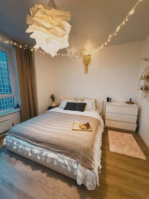 2-Комн квартира, 55 м²
М котельники
• 5 Мин на транспорте
• 14 Этаж из 25
• Московская обл, г котельники, мкр парковый, д 2, на карте
Холодильник • стиральная машина • интернет • мебель • посудомойка • с животными • с детьми • лифт • кондиционер • телевизор • мусоропровод • консьерж
Собственник. Круглосуточный глобус, мега, аутлет, садовод в шаговой доступности. Ищем аккуратных, внимательных, спокойных жильцов. Можем рассмотреть с детьми и животными при увеличении залога и полной ответственности за них. Курить нельзя! Сдается на 4-6 месяцев, можем подстроиться под ваши даты, но не дольше полугода 77.000 + счётчики и интернет залог 50.000
Аукцион! Предложи цену в комментариях с рассказом о себе. Собственник напишет в лс на лучшее предложение.
Выложить квартиру бесплатно - фотография - 3
