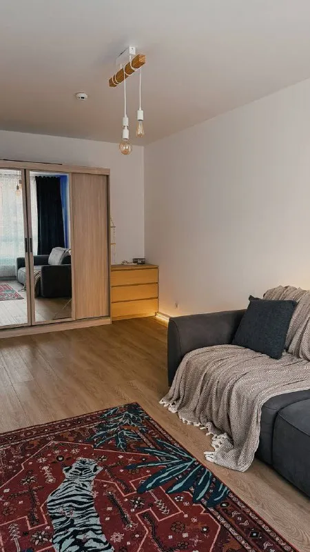 2-Комн квартира, 55 м²
М котельники
• 5 Мин на транспорте
• 14 Этаж из 25
• Московская обл, г котельники, мкр парковый, д 2, на карте
Холодильник • стиральная машина • интернет • мебель • посудомойка • с животными • с детьми • лифт • кондиционер • телевизор • мусоропровод • консьерж
Собственник. Круглосуточный глобус, мега, аутлет, садовод в шаговой доступности. Ищем аккуратных, внимательных, спокойных жильцов. Можем рассмотреть с детьми и животными при увеличении залога и полной ответственности за них. Курить нельзя! Сдается на 4-6 месяцев, можем подстроиться под ваши даты, но не дольше полугода 77.000 + счётчики и интернет залог 50.000
Аукцион! Предложи цену в комментариях с рассказом о себе. Собственник напишет в лс на лучшее предложение.
Выложить квартиру бесплатно - фотография - 5