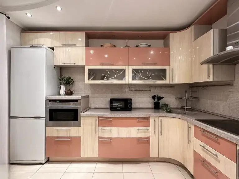 Комната, 14.6 м²
М кузьминки

• 18 Мин пешком
• 4-Комнатная квартира
• 5 Этаж из 23
• Ул васильцовский стан 11, на карте

37 000 ₽/Мес, без комиссии
Большой гайд по аренде

Холодильник • стиральная машина • интернет • мебель • лифт • мусоропровод • посудомойка • кондиционер • с животными • с детьми • телевизор • консьерж

Рязанский район
Чистота 3.64 транспорт 4.01
Парки и скверы 4.50

Агент. Сдается в аренду отдельная комната в просторной, благоустроенной квартире. Стильное пространство в светлых тонах оборудовано всем необходимым: удобная кровать, рабочее место с естественным освещением, вместительный шкаф-купе, комод, прикроватные тумбы, зеркало в полный рост и кондиционер.

Elena, написать
Уровень доверия средний 🆗
Выложить квартиру бесплатно - фотография - 5