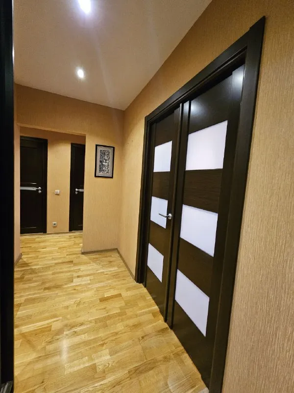 2-Комн квартира, 56 м²
М бунинская аллея
• 10 Мин пешком
• 9 Этаж из 9
• Ул южнобутовская 137, на карте
75 000 ₽/Мес, без комиссии
Большой гайд по аренде
Интернет • мебель • холодильник • стиральная машина • телевизор • мусоропровод • лифт • с детьми • посудомойка • кондиционер • с животными • консьерж
Район южное бутово
Чистота 4.24 транспорт 3.99
Парки и скверы 4.89
Собственник. Квартира готова к заселению! Сдаётся на долгий срок. Квартира уютная, просторная, с большим количеством мест для хранения вещей, прекрасной кухней, 2 балконами и чудесным видом из окон. Шаговая дрступность до метро! Рядом крупный тц, фитнес клубы, пвз, в доме есть супермаркет. © предоплату до просмотра просят только мошенники!
Svetlana, написать
Уровень доверия низкий ⚠️
Выложить квартиру бесплатно - фотография - 4