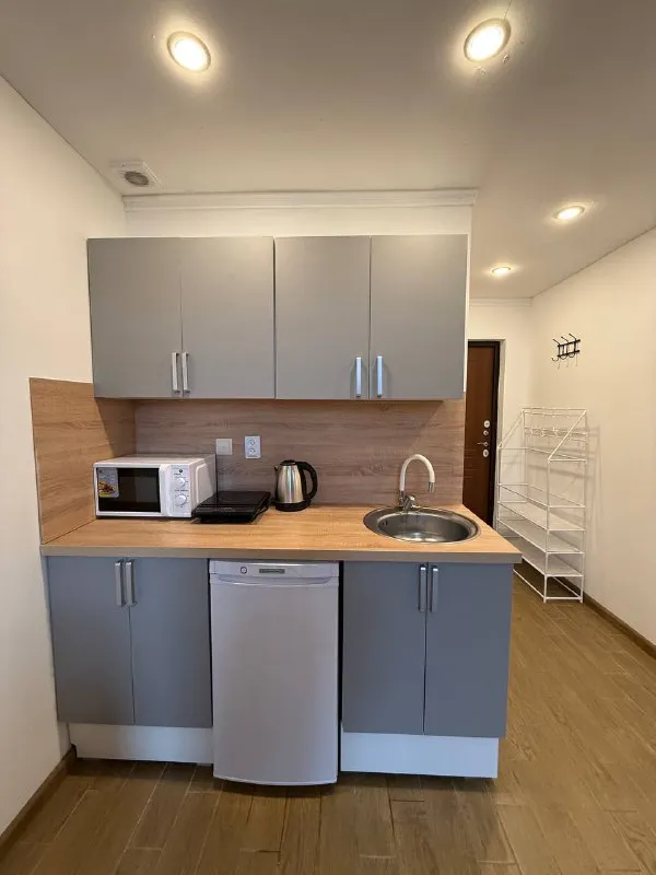 2-Комн квартира, 45 м²
М планерная

• 30 Мин на транспорте
• 3 Этаж из 3
• Красногорск, кв-л 17 10, на карте

45 000 ₽/Мес, без комиссии
Большой гайд по аренде

Холодильник • стиральная машина • интернет • мебель • с животными • с детьми • посудомойка • кондиционер • телевизор • мусоропровод • лифт • консьерж

Собственник. Уникальный двухуровневый лофт! Поселок закрытого типа. До метро автобус каждые 15 мин. Вся необходимая инфраструктура:кафе, магазины, спортивные площадки, теннисный корт, футб. Поле. Идеальна для проживания нескольких человек. Заселяем с кошками. Парковочное место в подарок! Заселение в день просмотра! Пишите!

Имя ф, написать
Уровень доверия средний 🆗
Выложить квартиру бесплатно - фотография - 6