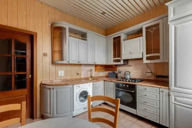 Комната, 15 м²
М университет

• 18 Мин пешком
• 3-Комнатная квартира
• 7 Этаж из 8
• Пр-кт ленинский 62/1, на карте

41 000 ₽/Мес, без комиссии
Большой гайд по аренде

Холодильник • стиральная машина • интернет • мебель • мусоропровод • лифт • посудомойка • кондиционер • с животными • с детьми • телевизор • консьерж

Гагаринский район
Чистота 4.47 транспорт 4.63
Парки и скверы 4.89

Агент. Дом расположен в престижном районе москвы. В самом доме - магнолия, вкусвилл, пекарня, сбербанк, салон красоты. В пешей доступности множество ресторанов и кафе, продуктовых магазинов, бутиков, аптек. В непосредственной близости мгу, воробьевы горы, академический парк.

Elena, написать
Уровень доверия средний 🆗
Выложить квартиру бесплатно - фотография - 6