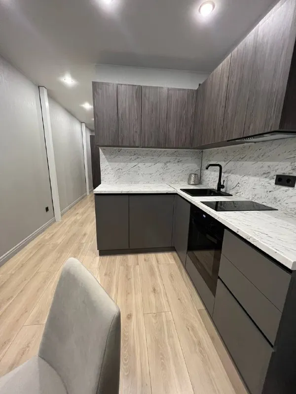 4-Комн квартира, 62.6 м²
М авиамоторная

• 7 Мин пешком
• 3 Этаж из 4
• Ул золоторожский вал 11 стр22, на карте

122 070 ₽/Мес, без комиссии
Большой гайд по аренде

Холодильник • стиральная машина • интернет • мебель • лифт • консьерж • посудомойка • кондиционер • с животными • с детьми • телевизор • мусоропровод

Район лефортово
Чистота 4.01 транспорт 4.46
Парки и скверы 4.34

Агент. Апартаменты. Я агент, но сдаю без комиссии. Готово к заезду. Акция, при заключении договора до 31.12.25 первые 5 месяце снижена ставка аренды 98 000 далее как в объявлении. Договор напрямую от собственника, минимум 11 месяцев. Комплекс с множеством кафе, бьюти услуг, круглосуточная охрана, лобби с диванами.

Nastasia, написать
Уровень доверия средний 🆗
Выложить квартиру бесплатно - фотография - 4