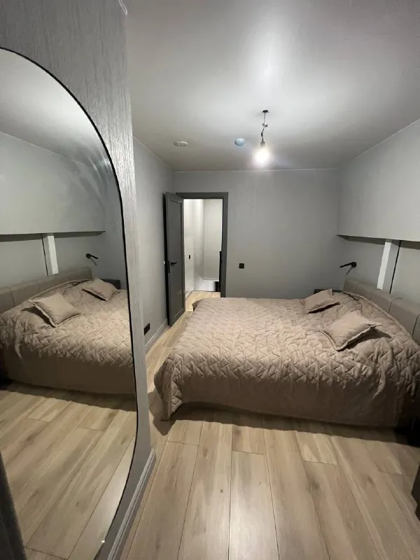 4-Комн квартира, 62.6 м²
М авиамоторная

• 7 Мин пешком
• 3 Этаж из 4
• Ул золоторожский вал 11 стр22, на карте

122 070 ₽/Мес, без комиссии
Большой гайд по аренде

Холодильник • стиральная машина • интернет • мебель • лифт • консьерж • посудомойка • кондиционер • с животными • с детьми • телевизор • мусоропровод

Район лефортово
Чистота 4.01 транспорт 4.46
Парки и скверы 4.34

Агент. Апартаменты. Я агент, но сдаю без комиссии. Готово к заезду. Акция, при заключении договора до 31.12.25 первые 5 месяце снижена ставка аренды 98 000 далее как в объявлении. Договор напрямую от собственника, минимум 11 месяцев. Комплекс с множеством кафе, бьюти услуг, круглосуточная охрана, лобби с диванами.

Nastasia, написать
Уровень доверия средний 🆗
Выложить квартиру бесплатно - фотография - 7