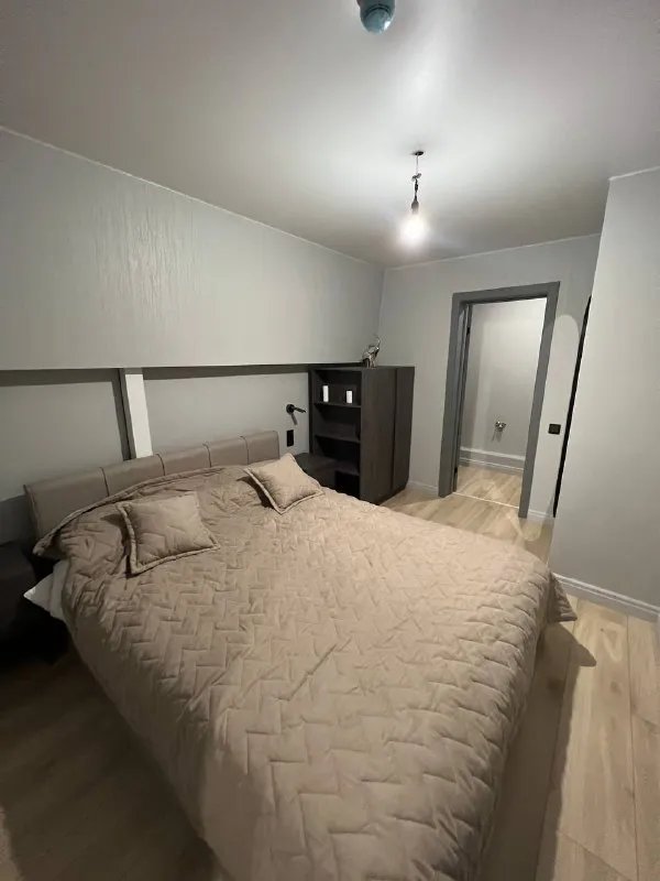 4-Комн квартира, 62.6 м²
М авиамоторная

• 7 Мин пешком
• 3 Этаж из 4
• Ул золоторожский вал 11 стр22, на карте

122 070 ₽/Мес, без комиссии
Большой гайд по аренде

Холодильник • стиральная машина • интернет • мебель • лифт • консьерж • посудомойка • кондиционер • с животными • с детьми • телевизор • мусоропровод

Район лефортово
Чистота 4.01 транспорт 4.46
Парки и скверы 4.34

Агент. Апартаменты. Я агент, но сдаю без комиссии. Готово к заезду. Акция, при заключении договора до 31.12.25 первые 5 месяце снижена ставка аренды 98 000 далее как в объявлении. Договор напрямую от собственника, минимум 11 месяцев. Комплекс с множеством кафе, бьюти услуг, круглосуточная охрана, лобби с диванами.

Nastasia, написать
Уровень доверия средний 🆗
Выложить квартиру бесплатно - фотография - 8