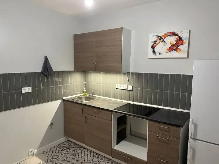 1-Комн квартира, 39.4 м²
М бунинская аллея

• 10 Мин пешком
• 2 Этаж из 9
• Ул академика семёнова 15, на карте

60 000 ₽/Мес, без комиссии
Большой гайд по аренде

Холодильник • стиральная машина • интернет • мебель • кондиционер • с животными • с детьми • мусоропровод • лифт • посудомойка • телевизор • консьерж

Район южное бутово
Чистота 4.24 транспорт 3.99
Парки и скверы 4.89

Собственник. Свободна к заселению. Сдается на длительный период. Свежий ремонт. Окна выходят во двор. Район с развитой инфраструктурой, в шаговой доступности магазины, школа, сад, обновленная поликлиника. Рядом находится парк южное бутово, пруд. Квартира с мебелью, посудой, гардеробной и теплым полом. Залог 60000, коммунальные услуги: по счетчикам. © предоплату до просмотра просят только мошенники!

Александра, написать
Уровень доверия низкий ⚠️
Выложить квартиру бесплатно - фотография - 7