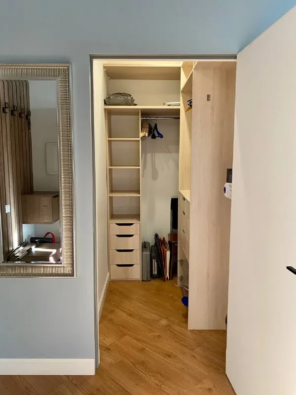 Студия, 40 м²
М кунцевская

• 10 Мин на транспорте
• 14 Этаж из 24
• Ул рябиновая 3 к4, на карте

90 000 ₽/Мес, без комиссии
Большой гайд по аренде

Холодильник • стиральная машина • интернет • мебель • посудомойка • кондиционер • с животными • с детьми • телевизор • лифт • консьерж • мусоропровод

Можайский район
Чистота 4.24 транспорт 4.16
Парки и скверы 3.84

Собственник. Есть балкон, дизайнерский ремонт, окна во двор, солнце после 16:00, залог 1 мес, до садового кольца 15 мин на машине. © предоплату до просмотра просят только мошенники!

Denis g, написать
Уровень доверия низкий ⚠️
Выложить квартиру бесплатно - фотография - 2
