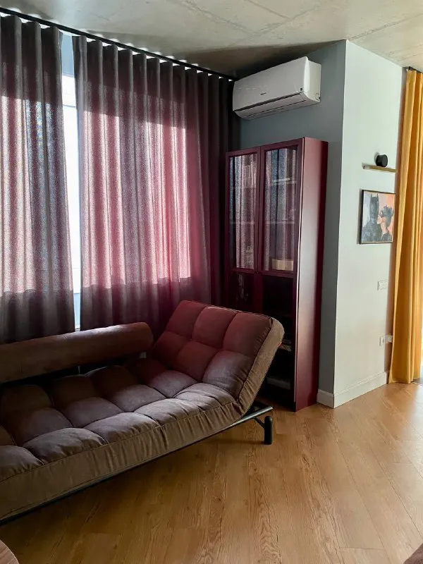 Студия, 40 м²
М кунцевская

• 10 Мин на транспорте
• 14 Этаж из 24
• Ул рябиновая 3 к4, на карте

90 000 ₽/Мес, без комиссии
Большой гайд по аренде

Холодильник • стиральная машина • интернет • мебель • посудомойка • кондиционер • с животными • с детьми • телевизор • лифт • консьерж • мусоропровод

Можайский район
Чистота 4.24 транспорт 4.16
Парки и скверы 3.84

Собственник. Есть балкон, дизайнерский ремонт, окна во двор, солнце после 16:00, залог 1 мес, до садового кольца 15 мин на машине. © предоплату до просмотра просят только мошенники!

Denis g, написать
Уровень доверия низкий ⚠️
Выложить квартиру бесплатно - фотография - 3