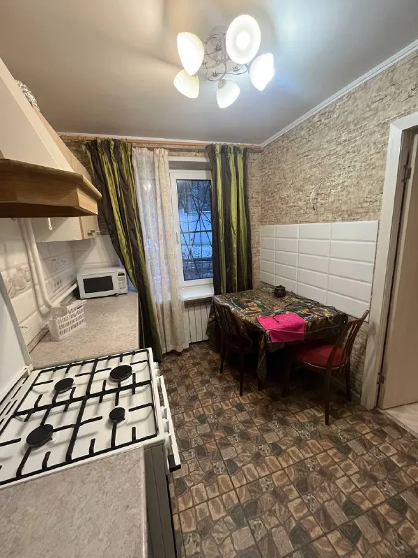 1-Комн квартира, 39 м²
М бульвар рокоссовского
• 5 Мин на транспорте
• 1 Этаж из 9
• Ш открытое 21 к13, на карте
55 000 ₽/Мес, без комиссии
Большой гайд по аренде
Лифт • холодильник • посудомойка • стиральная машина • с животными • кондиционер • интернет • мебель • с детьми • телевизор • мусоропровод • консьерж
Район метрогородок
Чистота 3.60 транспорт 3.84
Парки и скверы 4.08
Собственник. Квартира от собственника ! Жильё полностью готово к заезду (все необходимое есть как на фото). Свежий ремонт, продуманная планировка, чистый подъезд; все окна в хорошем состоянии и выходят во двор. В 5 минутах ходьбы супермаркеты, аптеки, пекарни, пункты выдачи заказов; агентам просьба не беспокоить сдаю лично! Показ возможен в удобное время! © предоплату до просмотра просят только мошенники!
Viktor s, написать
Уровень доверия низкий ⚠️
Выложить квартиру бесплатно - фотография - 4