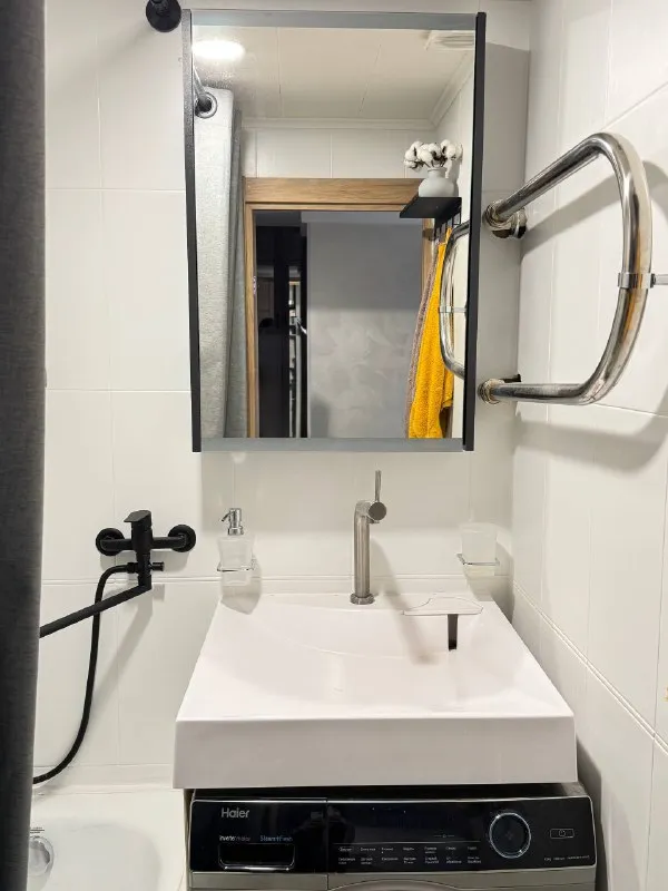 2-Комн квартира, 44 м²
М профсоюзная

• 5 Мин пешком
• 3 Этаж из 10
• Ул профсоюзная 42 к1, на карте

90 000 ₽/Мес, без комиссии
Большой гайд по аренде

Интернет • мебель • холодильник • стиральная машина • посудомойка • кондиционер • с детьми • мусоропровод • лифт • с животными • телевизор • консьерж

Район черёмушки
Чистота 4.54 транспорт 4.30
Парки и скверы 4.55

Собственник. На длительный срок есть: посудомойка, стирально-сушильная машина, измельчитель отходов, 3 кондиционера, 2 бризера ballu. Кровать 160x200, новый матрас аскона (2 жесткости), шкаф-купе >3 м, диван раскладывается в 150x200. Дом после капремонта стояков, фасада и крыши. Подъезд ухоженный, соседи интеллигентные. Без животных, мы аллергики. Залог 90000 © предоплату до просмотра просят только мошенники!

Veronika, написать
Уровень доверия низкий ⚠️
Выложить квартиру бесплатно - фотография - 8