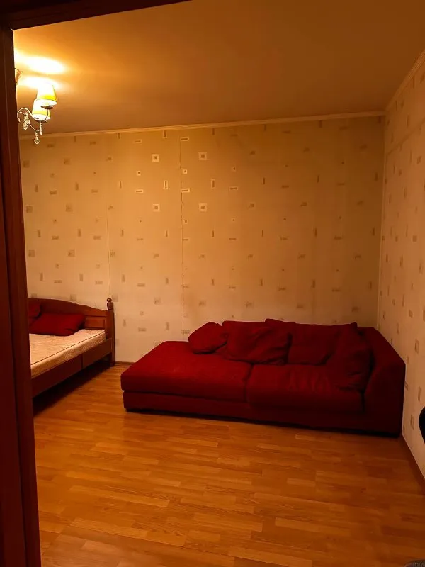 1-Комн квартира, 46 м²
М медведково
• 20 Мин на транспорте
• 4 Этаж из 15
• Мытищи, ул мира 30, на карте
Холодильник • стиральная машина • интернет • мебель • телевизор • лифт • с детьми • посудомойка • кондиционер • с животными • мусоропровод • консьерж
Собственник. Сдается от собственника, светлая и очень просторная однокомнатная квартира, полностью готова к заселению для семьи из 2-3 человек. Удобное расположение - рядом трц, магазины, остановка в 1 мин от дома. До медведково 20 мин, хорошая транспортная доступность. 2 огромных лоджии, большая кухня со спальным местом. Залог 46000
Аукцион! Предложи цену в комментариях с рассказом о себе. Собственник напишет в лс на лучшее предложение.
Выложить квартиру бесплатно - фотография - 2