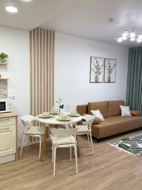 1-К квартира🏙️
М. Саларьево1️⃣
Сдаётся уютная однокомнатная квартира на 4 этаже, есть балкон.
📍Адрес: большое понизовье, 8
До метро — 7 минут пешком.
Квартира сдаётся впервые.
Условия:
Можно с детьми;
Без животных;
Только гражданам рф.
💳Цена: 70.000₽ + счётчики; залог — 70.000₽ (можно разбить на 2 платежа).
Квартира чистая, светлая, готова к заселению.
💌Обращаться: @viktoria_94v
➡️Предоплату/бронь/заморозку денег/автооплату до просмотра квартиры не вносить! Если по этому объявлению спрашивают какую либо оплату сообщите по контактам в описании канала. - фотография - 2