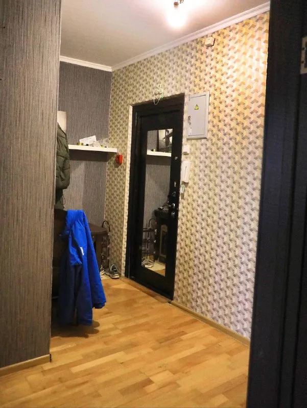 1-К квартира🏙️
М. Некрасовка1️⃣
Сдаём уютную 1-к квартиру☺️
42 М². Прямо у метро!
В пешей доступности есть всё необходимое, и еще скоро рядом откроется огромный тц.
Окна выходят на дорогу и красивую аллею🌳
Есть также просторный балкон)
💳Цена: 53.000₽ + ку. Без комиссии.
Долгосрок, можно с животными!
В квартире есть все необходимое для жизни: стиралка, телевизор, холодильник.
💌Telegram: @eilishpark
➡️Предоплату/бронь/заморозку денег/автооплату до просмотра квартиры не вносить! Если по этому объявлению спрашивают какую либо оплату сообщите по контактам в описании канала. - фотография - 8