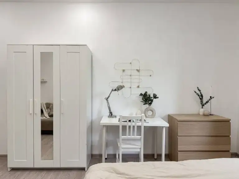 Комната, 13 м²
М вднх

• 8 Мин пешком
• 3-Комнатная квартира
• 2 Этаж из 8
• Пр-кт мира 124 к20, на карте

47 000 ₽/Мес, без комиссии
Большой гайд по аренде

Холодильник • стиральная машина • интернет • мебель • лифт • мусоропровод • посудомойка • кондиционер • с животными • с детьми • телевизор • консьерж

Алексеевский район
Чистота 4.43 транспорт 4.84
Парки и скверы 4.63

Агент. Квартира расположена в районе с развитой инфраструктурой: в пешей доступности большое количество продуктовых магазинов, ресторанов, кулинарных лавок и кофеен. В стоимость включено: безлимитный wi-fi, еженедельная уборка общих зон, вся необходимая техника. Йога, английский, мероприятия внутри комьюнити коливинга.

Elena, написать
Уровень доверия средний 🆗
Выложить квартиру бесплатно - фотография - 2