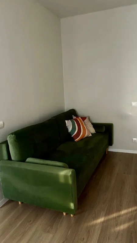 1-Комн квартира, 31 м²
М нижегородская

• 5 Мин пешком
• 28 Этаж из 33
• Ш перовское 2 к3, на карте

Стиральная машина • интернет • мебель • холодильник • посудомойка • с животными • лифт • кондиционер • с детьми • телевизор • мусоропровод • консьерж

Нижегородский район
Чистота 3.25 транспорт 3.94
Парки и скверы 3.24

Собственник. Квартира от собственника, доступна с января на долгий срок. Без балкона и лоджий, окна выходят во двор. Залог - 70000 рублей. Коммунальные услуги оплачиваются отдельно. Магазины у дома - вкусвилл, wb, ozon, пятерочка. © предоплату до просмотра просят только мошенники!

Аукцион! Предложи цену в комментариях с рассказом о себе. Собственник напишет в лс на лучшее предложение.
Выложить квартиру бесплатно - фотография - 7