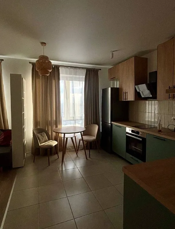 1-Комн квартира, 31 м²
М нижегородская

• 5 Мин пешком
• 28 Этаж из 33
• Ш перовское 2 к3, на карте

Стиральная машина • интернет • мебель • холодильник • посудомойка • с животными • лифт • кондиционер • с детьми • телевизор • мусоропровод • консьерж

Нижегородский район
Чистота 3.25 транспорт 3.94
Парки и скверы 3.24

Собственник. Квартира от собственника, доступна с января на долгий срок. Без балкона и лоджий, окна выходят во двор. Залог - 70000 рублей. Коммунальные услуги оплачиваются отдельно. Магазины у дома - вкусвилл, wb, ozon, пятерочка. © предоплату до просмотра просят только мошенники!

Аукцион! Предложи цену в комментариях с рассказом о себе. Собственник напишет в лс на лучшее предложение.
Выложить квартиру бесплатно - фотография - 8