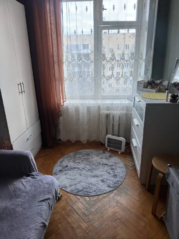 Комната🏙️
М. Войковская2️⃣
Сдается уютненькая комната. Метро 🟢войковская. 2 минуты ходьбы от метро 😍
Комнатка небольшая, но есть все необходимое
Также есть вай фай. В квартире проживают две спокойные работающие женщины. Ищем чистоплотную и адекватную женщину/девушку.
Также в квартире проживает котик, но проблем не доставит, если вы не аллергик
💳Цена: 26.000₽/месяц + коммунальные. Залог можно разбить на несколько месяцев.
Заселение с 27-го декабря, просмотры после 6 вечера.
💌Telegram: @d7d7ddd7d - фотография - 1