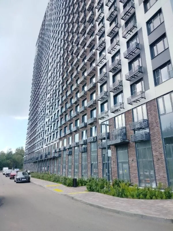 Студия🏙️
М. Пятницкая шоссе3️⃣

Сзао, м. Пятницкое шоссе, 10 минут пешком от метро.

📍Адрес: пятницкое шоссе, 56б

Студия, 23 м², вид на город.

Сдам на длительный срок от 6 месяцев.

Всё для комфортного проживания имеется, постельное бельё хлопок, кровать аскона, матрас премиум аскона, средней жёсткости.

Посудомоечная машина, холодильник, телевизор диагональ 43, микроволновка, плита, чайник, фен, полотенца, посуда, постельное бельë, кровать аскона, матрас аскона анатомический serta atlanta medium, гладильная доска, утюг

* При заселении необходимо предоставить паспорт рф;
* Залог возвращается при выселении, при условии сохранности и целостности, чистоте.

*Максимальная вместимость - 2 человека, строго - некурящим, неупотребляющим.
*С маленькими детьми будет некомфортно, нет дополнительных безопасных условий.
*Животные - по согласованию, возможна доплата, увеличение залога.

💳Цена: 50.000₽/месяц (ку счётчики + интернет отдельно), залог 100%, возвращается при выезде.

На короткий срок от 7 ночей 3.000₽/ночь;

Новогодние праздники от 4.000₽-5.500₽/ночь от 3 ночей;

💌Пожалуйста, пишите пару слов о себе: +7-903-561-20-21, whatsapp - фотография - 9