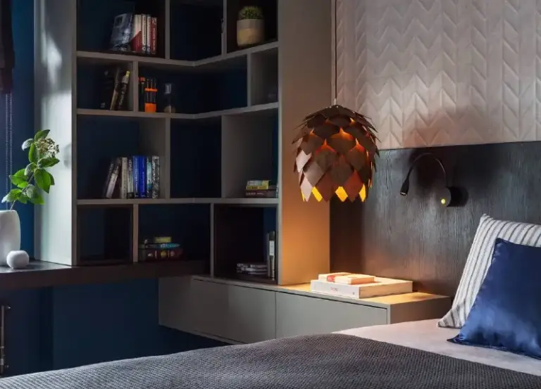 Евродвушка🏙️
М. Фили4️⃣

Квартира для гедонистов, видовой 19 этаж, 68 м², потолки 3,1м. В жк «фили град».
М. Фили, м. Шелепиха.

💳Цена: 165.000₽/месяц. Без комиссии.

Для гурманства и приема гостей: полный набор бытовой техники премиальных марок: варочная панель и духовой шкаф neff, вытяжка falmec, посудомоечная машина smeg. В гостиной установлен огромный автоматический экран для домашнего кинотеатра.

Для полноценного отдыха и восстановления ресурса: в спальне кровать king size с ортопедическим матрасом, система блекаут, уютные светильники. В гостиной установлен огромный автоматический экран для домашнего кинотеатра.

Застекленная лоджия с бомбическим видом – место для релакса и йоги. В спальне оборудовано дополнительное рабочее место с шикарным видом из окна.

В спальне и гостиной бесшумные кондиционеры mitsubishi. Уютное дополнительное освещение в санузле и теплые полы raychem с возможностью настройки температуры по дням недели.

Установлена система защиты от протечек воды, стиральная машина с функцией сушки lg.
Вместительная гардеробная (с гладильной) и множество встроенных шкафов, что позволяет легко поддерживать порядок.

Ремонт выполнен по индивидуальному проекту с акцентом на качество отделочных материалов и функциональность каждого метра.

Закрытый охраняемый двор без движения автомобилей. Прямо в доме продуктовый магазин, пекарня, салоны красоты и тд. В соседнем корпусе расположен торговый центр с супермаркетом, аптеками, кафе и фитнес-клубом. Попасть в торговый центр можно через подземный паркинг, не выходя на улицу. Оборудованы современные площадки для спорта и детских игр.

В 5 минутах пешком — благоустроенная набережная москвы-реки с причалом, место для спорта и знакомств. Рядом находится большой зеленый массив — парк фили.

Отличная транспортная доступность: 15 минут пешком до станции метро «фили», быстрый выезд на третье транспортное кольцо, близость к «москва-сити» и центру города.

Квартира сдается на длительный срок. Мы ищем порядочных и ответственных жильцов.

💌Контакт для сообщений: @artimatt - фотография - 5