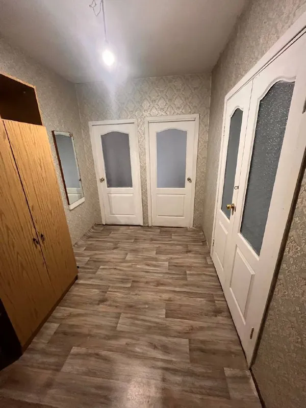 Ищем соседку🔎
М. Аннино9️⃣

Ищем соседку👩🏻‍🦰 - 7 минут от метро аннино. Проживают только девушки

📍Адрес: варшавское шоссе, 149к1

💳Аренда: 20.000₽/месяц. Без комиссии. Есть залог

🏢В квартире:
Скоростной wi-fi (5g)
В наличии: посуда, бытовая техника, столовые приборы, плед, подушка и многое другое

❤️ Рассматриваем кандидатов:
- Без детей и животных
- От 18 до 30 лет
- Адекватных и чистоплотных

💌Telegram: @tatyanapeskova - фотография - 5