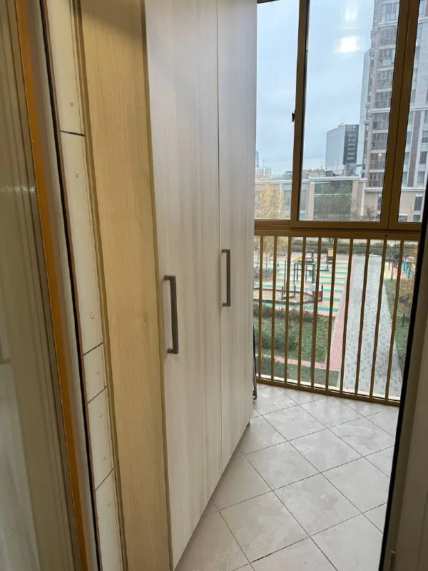 1-Комн квартира, 40.5 м²
М ботанический сад

• 2 Мин пешком
• 3 Этаж из 18
• Проезд лазоревый 5 к3, на карте

89 000 ₽/Мес, без комиссии
Большой гайд по аренде

Стиральная машина • интернет • мебель • холодильник • посудомойка • кондиционер • телевизор • лифт • с животными • с детьми • мусоропровод • консьерж

Район свиблово
Чистота 4.63 транспорт 4.26
Парки и скверы 4.84

Субаренда. Пересдаю на среднесрок 7.0115.03, заезд от 1 мес (лучше весь срок). Балкон с креслом, вид на двор жк и павильоны вднх. 1 мин: ozon/wb, перекрёсток, вкусвилл. Техника: tv 55 smart, алиса, доп. Монитор, сушка одежды, гриль, комбайн, отпариватель. Толстые стены соседей не слышно. Охрана+камеры, безопасно оставлять вещи. Ку 5000 фикс, залог 60000. © предоплату до просмотра просят только мошенники!

Владислав, написать
Уровень доверия низкий ⚠️
Выложить квартиру бесплатно - фотография - 5