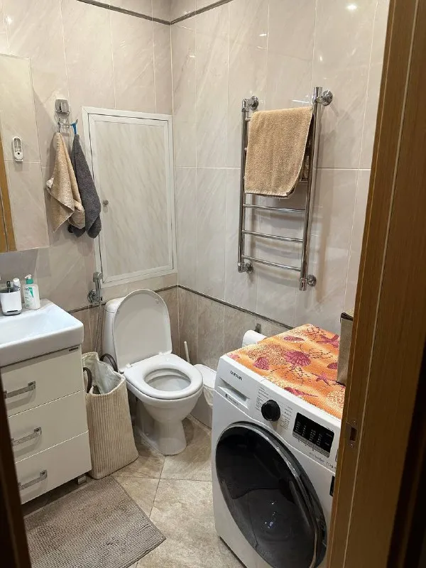 1-Комн квартира, 40.5 м²
М ботанический сад

• 2 Мин пешком
• 3 Этаж из 18
• Проезд лазоревый 5 к3, на карте

89 000 ₽/Мес, без комиссии
Большой гайд по аренде

Стиральная машина • интернет • мебель • холодильник • посудомойка • кондиционер • телевизор • лифт • с животными • с детьми • мусоропровод • консьерж

Район свиблово
Чистота 4.63 транспорт 4.26
Парки и скверы 4.84

Субаренда. Пересдаю на среднесрок 7.0115.03, заезд от 1 мес (лучше весь срок). Балкон с креслом, вид на двор жк и павильоны вднх. 1 мин: ozon/wb, перекрёсток, вкусвилл. Техника: tv 55 smart, алиса, доп. Монитор, сушка одежды, гриль, комбайн, отпариватель. Толстые стены соседей не слышно. Охрана+камеры, безопасно оставлять вещи. Ку 5000 фикс, залог 60000. © предоплату до просмотра просят только мошенники!

Владислав, написать
Уровень доверия низкий ⚠️
Выложить квартиру бесплатно - фотография - 8