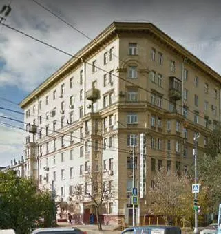 2-К квартира🏙️
М. Дмитровская9️⃣

Сдаю просторную 2-х комнатную квартиру с эркером и потолками 3м в самом красивом доме на районе :)

В квартире:
- Кухня и мебель ikеа
- Куча хранения
- Классная духовка
- Кладовка для всяких штук
- Матрас аскона (купим вам основание, если понадобится)
- Большая ванна, подходящая для высоких людей
- Рабочее пианино
- Стиральная машина с функцией сушки
- Большой классный рабочий стол

Инфраструктура:
- До метро и мцд 7-10 мин
- Остановка трамвая и автобусов прямо у дома
- В доме пвз, кофейня и салон красоты
- Через дорогу - тц парк 11
- 15 Минут пешком до дизайн-завода флакон

💳Условия:

- 70.000₽/Месяц
- Залог 70.000₽ (можем разбить)
- Оплата воды и электричества по счетчикам

- Можно с детьми, животными, и прочими, рассмотрю любой состав :)

Пишите 💚

💌Telegram: @espresso661 - фотография - 9