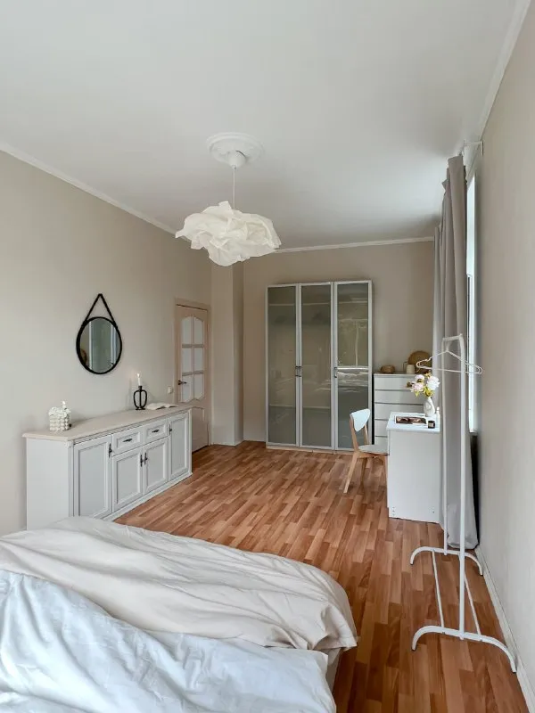 Комната, 19 м²
М фонвизинская

• 9 Мин пешком
• 4-Комнатная квартира
• 4 Этаж из 5
• Ул гончарова 13б, на карте

45 000 ₽/Мес, без комиссии
Большой гайд по аренде

Холодильник • стиральная машина • интернет • мебель • посудомойка • кондиционер • с животными • с детьми • телевизор • мусоропровод • лифт • консьерж

Бутырский район
Чистота 4.06 транспорт 4.23
Парки и скверы 4.14

Агент. Тихий зеленый район с развитой инфраструктурой. В пешей доступности мгюа кутафина и гончаровский парк. В стоимость включено: безлимитный wi-fi, еженедельная уборка общих зон, вся необходимая техника. Йога, английский, мероприятия внутри комьюнити коливинга.

Elena, написать
Уровень доверия средний 🆗
Выложить квартиру бесплатно - фотография - 3