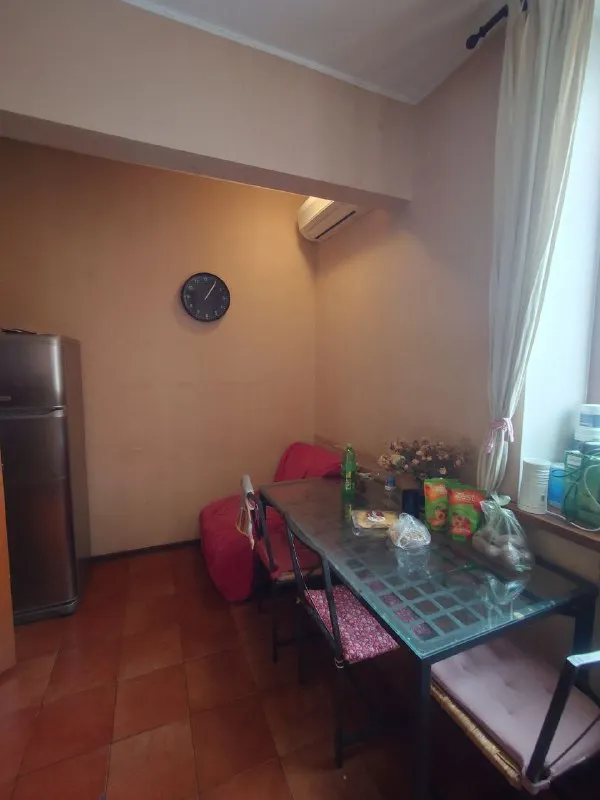 Комната, 12 м²
М шоссе энтузиастов
• 7 Мин на транспорте
• 4-Комнатная квартира
• 4 Этаж из 10
• Ш энтузиастов 70, на карте
23 250 ₽/Мес, без комиссии
Большой гайд по аренде
Холодильник • стиральная машина • интернет • мебель • кондиционер • лифт • посудомойка • с животными • с детьми • телевизор • мусоропровод • консьерж
Район перово
Чистота 3.24 транспорт 4.43
Парки и скверы 4.53
Субаренда. Ищем соседку в сталинку! Высокие потолки, твоя комната с кондиционером и окнами во двор. Вся техника есть. Два санузла (в одном тёплый пол), большая кухня. Рядом куча пунктов выдачи и магазинов. 23250/мес + депозит + комуслуги (~2-3к). Без комиссий. Заезд быстрый
Nkt, написать
Уровень доверия средний 🆗
Выложить квартиру бесплатно - фотография - 6