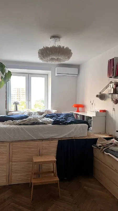 1-Комн квартира, 28 м²
М октябрьская
• 3 Мин пешком
• 9 Этаж из 9
• Ул крымский вал 6, на карте
65 000 ₽/Мес, без комиссии
Большой гайд по аренде
Холодильник • стиральная машина • интернет • мебель • кондиционер • с животными • мусоропровод • лифт • посудомойка • с детьми • телевизор • консьерж
Район якиманка
Чистота 4.89 транспорт 4.71
Парки и скверы 4.46
Субаренда. Заселение с 3 февраля сдается на 6-7 месяцев, на момент нашего отъезда, но есть вероятность что на дольше залог 50.000 ку в среднем 3000-4000 балкона нет, парковки нет вид на парк горького и мгу © предоплату до просмотра просят только мошенники!
Niki t, написать
Уровень доверия низкий ⚠️
Выложить квартиру бесплатно - фотография - 3