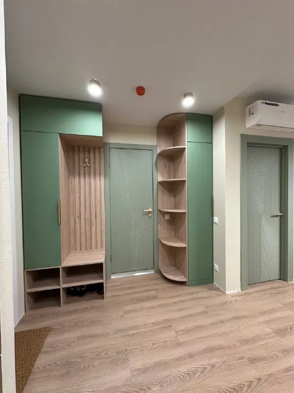 1-Комн квартира, 31.6 м²
М волгоградский проспект
• 5 Мин пешком
• 3 Этаж из 28
• Ул новоостаповская 7 к1, на карте
87 000 ₽/Мес, без комиссии
Большой гайд по аренде
Холодильник • стиральная машина • интернет • мебель • посудомойка • кондиционер • телевизор • лифт • с животными • с детьми • мусоропровод • консьерж
Собственник. Сдаю евродвушку. В квартире: кухонный гарнитур с варочной панелью на 4 комфорки, духовым шкафом с функцией микроволновки, вытяжкой, посудомойкой и большим холодильником; телевизор, кондиционер; стиральная машина с функцией сушилки. В спальне размещен вместительный шкаф для хранения личных вещей и выход на французский балкон. Окна во двор.
Елена к, написать
Уровень доверия средний 🆗
Выложить квартиру бесплатно - фотография - 6
