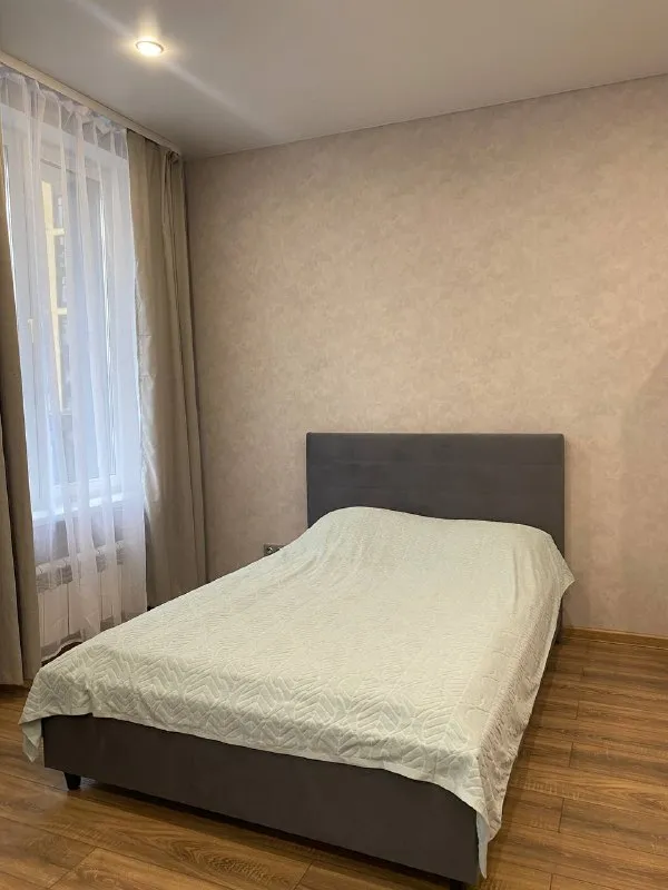Студия, 30 м²
М полежаевская

• 5 Мин пешком
• 3 Этаж из 24
• Ул зорге 9 к1, на карте

80 000 ₽/Мес, без комиссии
Большой гайд по аренде

Холодильник • стиральная машина • мебель • лифт • кондиционер • консьерж • посудомойка • интернет • с животными • с детьми • телевизор • мусоропровод

Собственник. Собственник, дом бизнес класса, новая студия, 2 окна, сдаётся с 9 января на длительный срок. Балкона нет, окна выходят в закрытый ландшафтный двор, красивая территория. Рядом премиальный спортзал/бассейн, внизу магазины, парк, парковка. Стоимость 80000 в месяц, залог по согласованию с арендатором. Коммунальные наши, счетчики ваши. © предоплату до просмотра просят только мошенники!

Екатерина д, написать
Уровень доверия низкий ⚠️
Выложить квартиру бесплатно - фотография - 1
