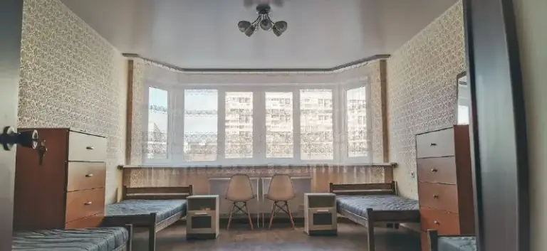 Место в комнате🏙️
М. Братиславская1️⃣
Свободное 🙋♂️ мужское место в коливинге у метро братиславская. 7 мин пешком.
📍Адрес: верхние поля, 10
Здесь ты найдешь все необходимое для комфортного проживания: большая общая кухня для вечерних чаепитий, два санузла, дружелюбные ровесники-парни и девушки в соседних комнатах.
💳Цена: всего 13.000₽ + ку в месяц. Комиссии нет.
Все включено:
- Интернет
- Хоз. Товары
- Решение административных вопросов
Не упусти свой шанс на комфортное проживание вместе с нами - пиши в личку, чтобы узнать подробности!
💌Telegram: @alina_malina14 - фотография - 1