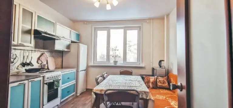 Место в комнате🏙️
М. Братиславская1️⃣
Свободное 🙋♂️ мужское место в коливинге у метро братиславская. 7 мин пешком.
📍Адрес: верхние поля, 10
Здесь ты найдешь все необходимое для комфортного проживания: большая общая кухня для вечерних чаепитий, два санузла, дружелюбные ровесники-парни и девушки в соседних комнатах.
💳Цена: всего 13.000₽ + ку в месяц. Комиссии нет.
Все включено:
- Интернет
- Хоз. Товары
- Решение административных вопросов
Не упусти свой шанс на комфортное проживание вместе с нами - пиши в личку, чтобы узнать подробности!
💌Telegram: @alina_malina14 - фотография - 2